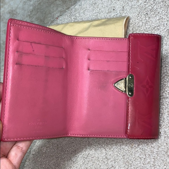 Authentic Louis Vuitton wallet - Picture 3 of 7